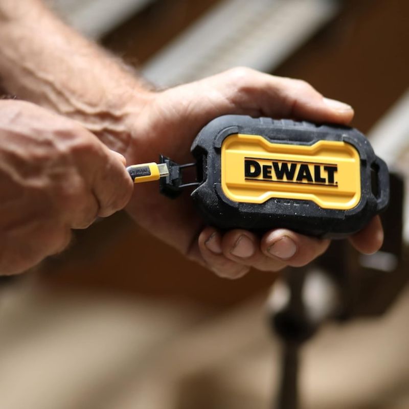 DEWALT 10,000 mAh Dual-Port Power Bank